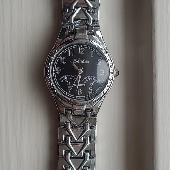 Quartz Watch - Picture 3 of 8